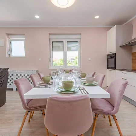 Amazing In With Wifi بيت للعطل