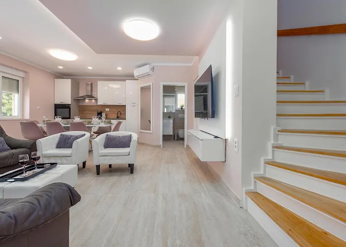 Amazing In With Wifi بيت للعطل زادار